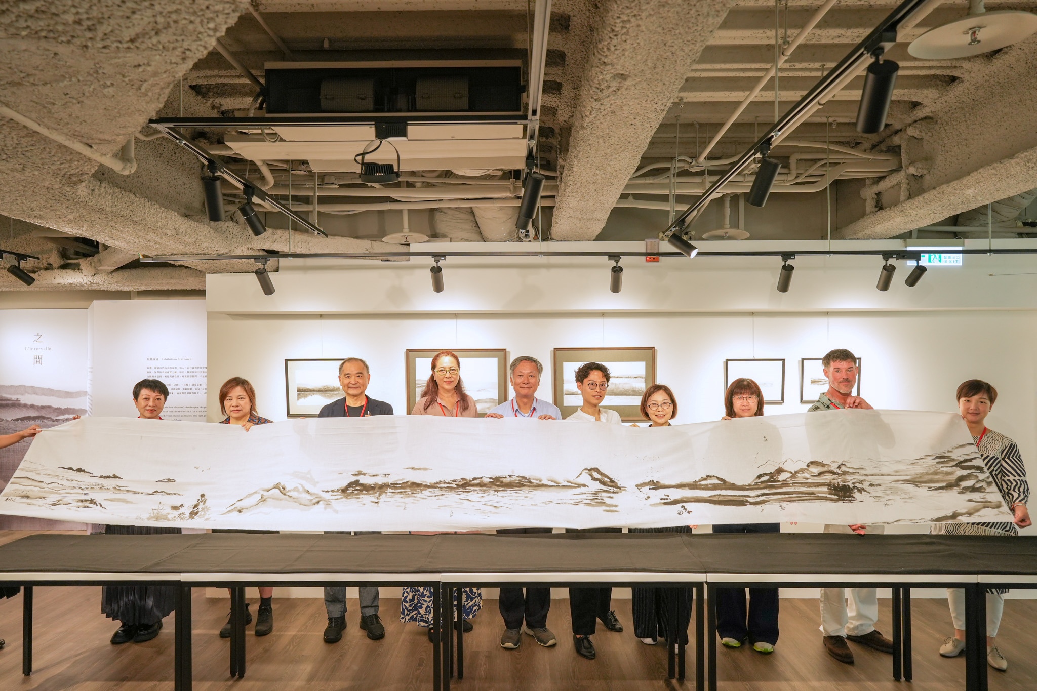 參加《之間 L’intervalle》開幕式共同創作的貴賓合影。（圖由世界宗教博物館提供）